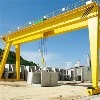 Kabel o'tkazgichli g'altakning ikkita nurli portalli kran